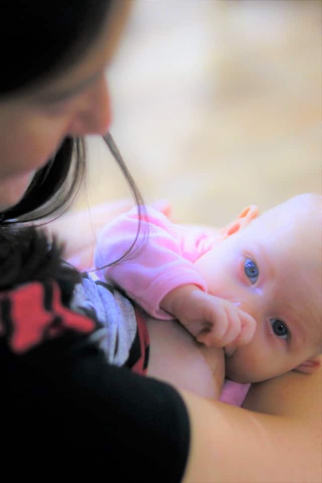 luiza-braun-x9m-uBI3lTo-unsplash petit péridurale et allaitement: quels risques ?